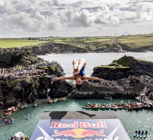 RED BULL CLIFF DIVING 