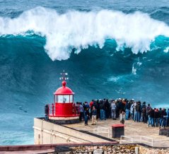 NAZARÉ BIG WAVES